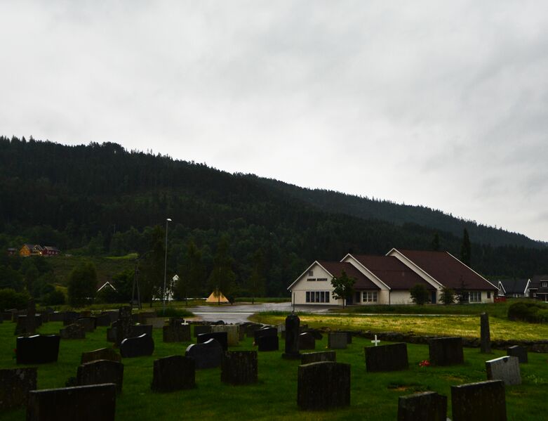 Fil:Konsmo bedehus 230616.jpg