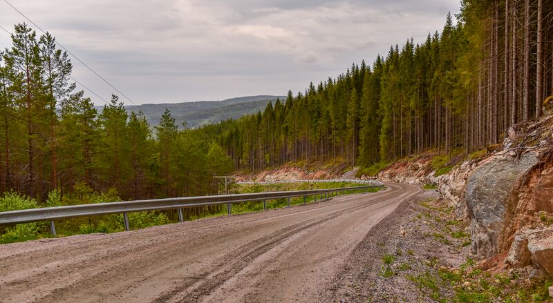 Fil:Lauvåsvegen Hægeland 230522.jpg