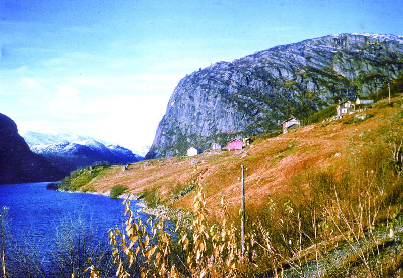 Fil:Nesland Botsvatn Bykle før neddemming. Foto Folke Nesland.jpg