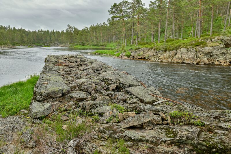 Fil:Furholtfossen, flotingsskjerm, 140624.jpg