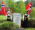 Hornnes kyrkje minnestein 17. mai 2014.JPG