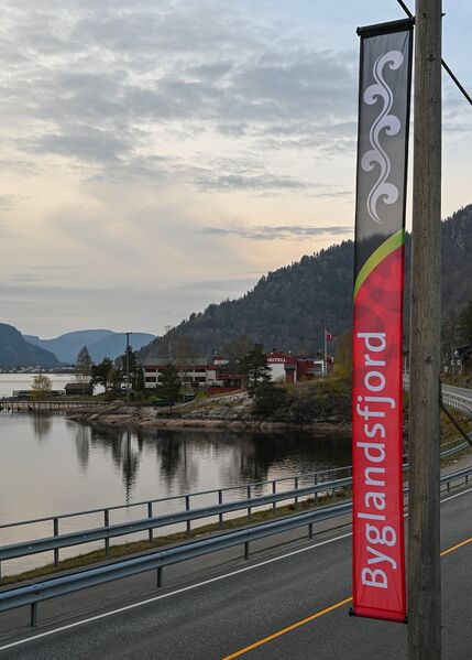 Fil:Byglandsfjord 080523-2.jpg