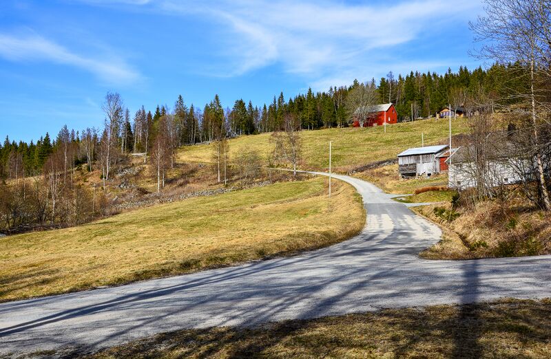 Fil:Kleivegrendvegen Åraksbø 010517.jpg