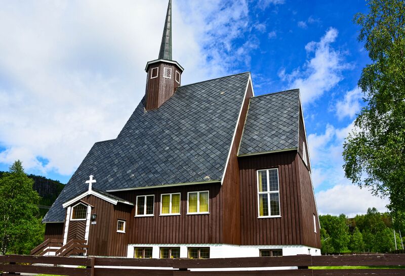 Fil:Kvævemoen kapell 140617-2.jpg