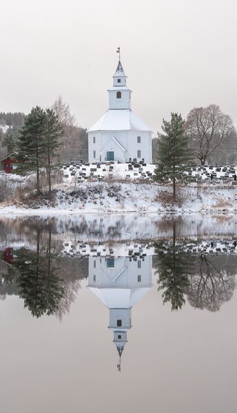Fil:Hornnes kyrkje 241223.jpg