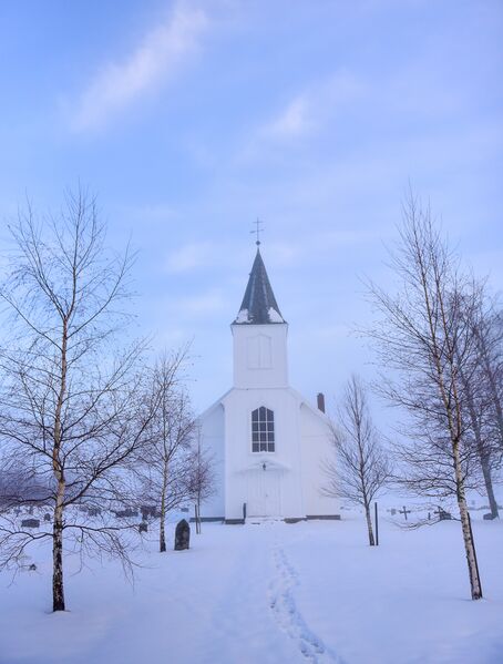 Fil:Austad kyrkje Tveit 311221-2.jpg