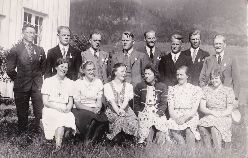 Fil:Yngresleir Valle 1943.jpg