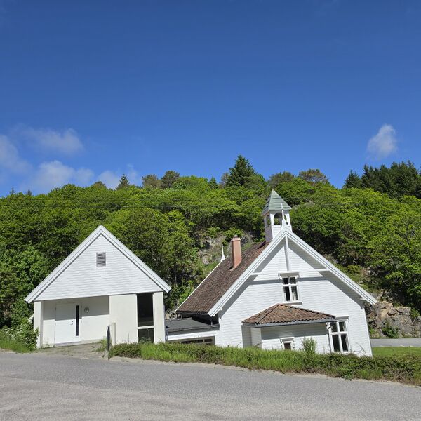 Fil:Skjernøy kapell med tilbygg.jpg