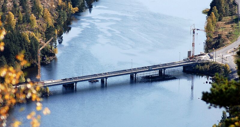 Fil:Fennefossbrua ombygging 021009.JPG