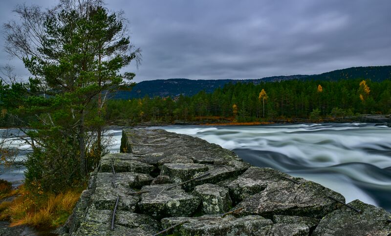 Fil:Syrtveitsfossen Evje 211022-2.jpg