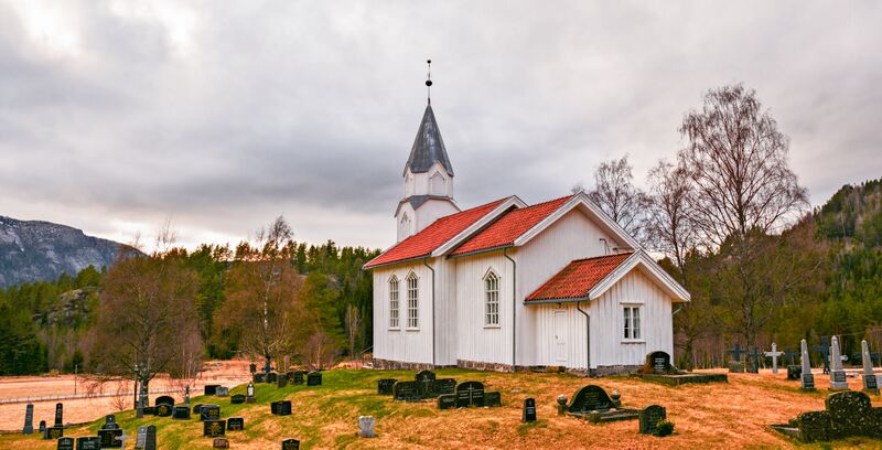 Fil:Gjøvdal kyrkje 140417-3.jpg