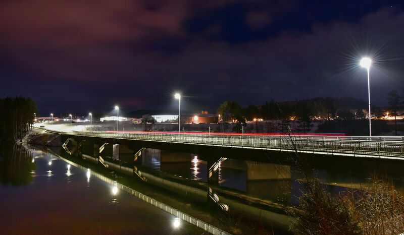 Fil:Fennefossbrua 120122.jpg