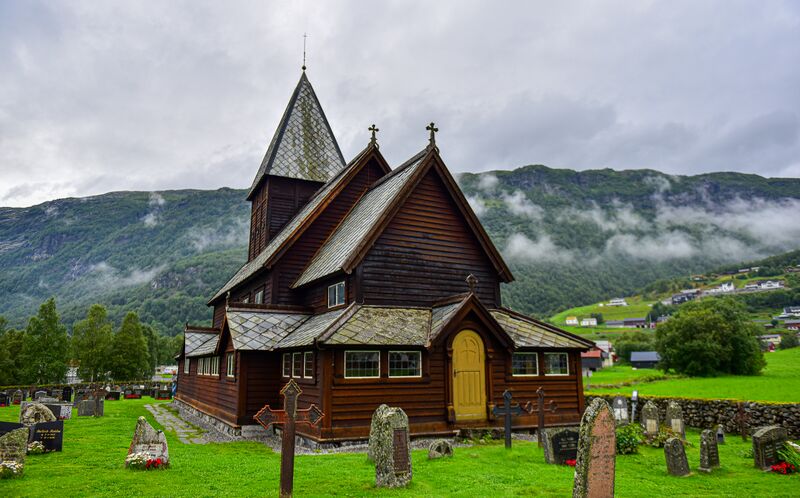Fil:Røldal stavkyrkje 190822-2.jpg