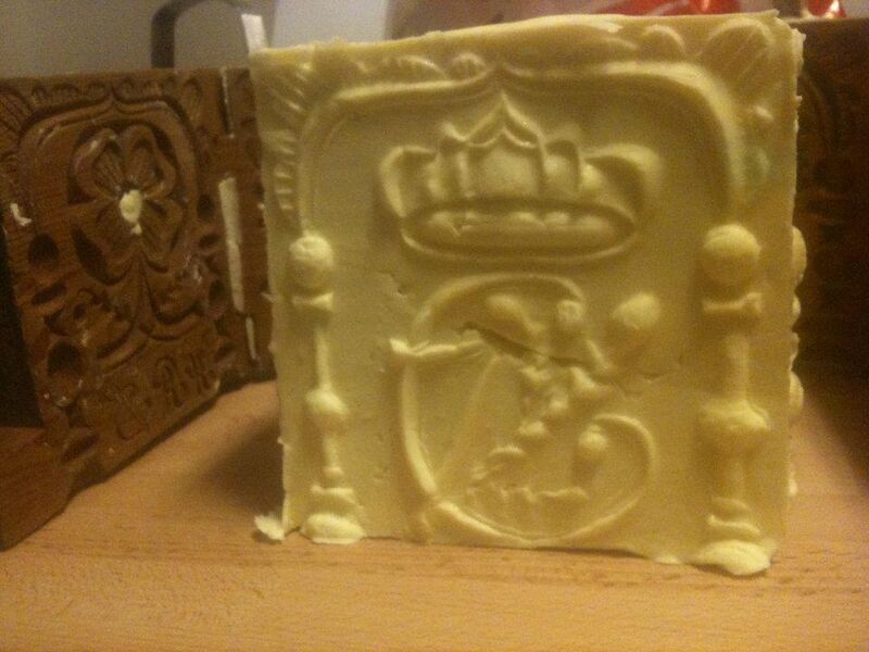 Fil:Smør med monogram.jpg