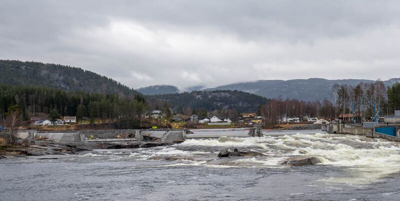 Fil:Fennefoss kraftverk 150423.jpg