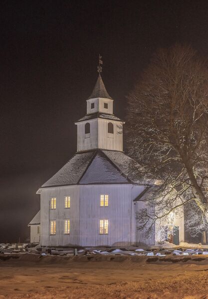Fil:Hornnes kyrke 160125.jpg