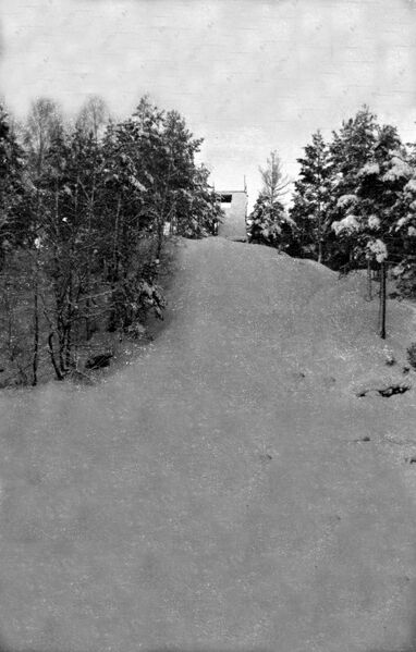 Fil:AGK-I-030a - Kjetsåbakken.jpg