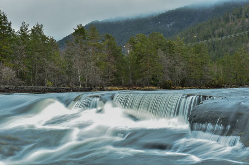 Fil:Syrtveitsfossen Evje 110423-2.jpg