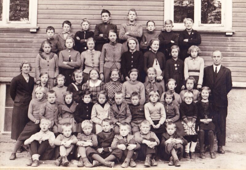Fil:Kjetså skule 1937-1938.jpg