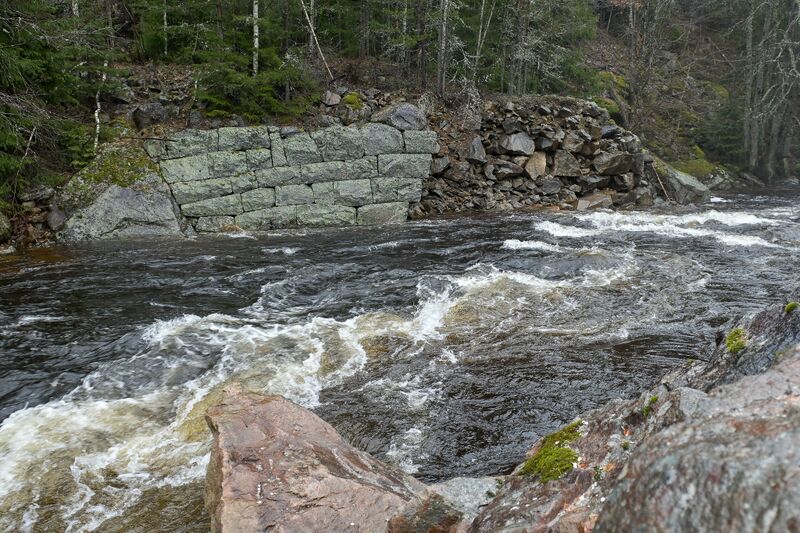 Fil:Skåre gamle bru 090424.jpg