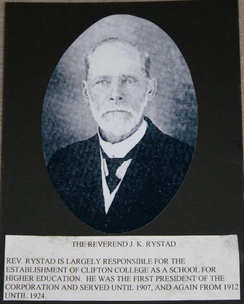 Fil:Rystad svart kvitt.jpg