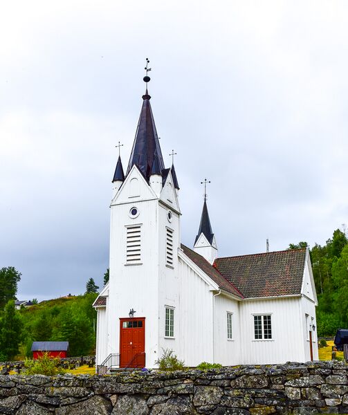 Fil:Nissedal kyrkje 040822-2.jpg