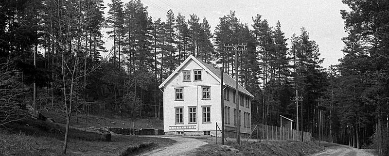 Fil:Kjetså skulehus Voilestø.jpg