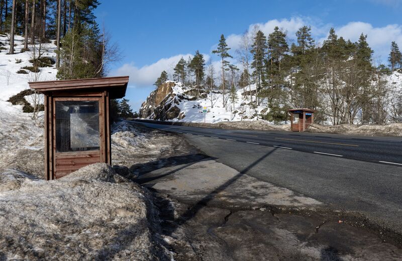 Fil:Reiersdal bussholdeplass Øvrebø 270226.jpg