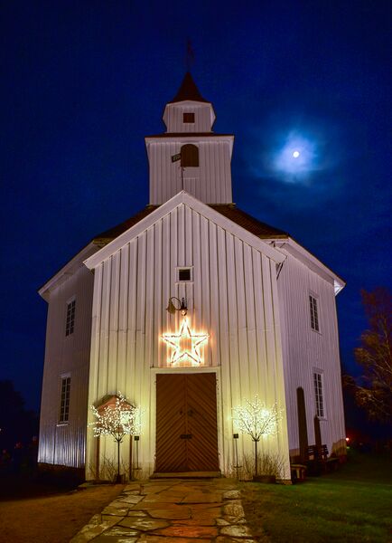 Fil:Hornnes kyrkje 291120.jpg
