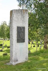 Minnestein ved Vingelen kirke. Fotograf Jøran Nygård.jpg