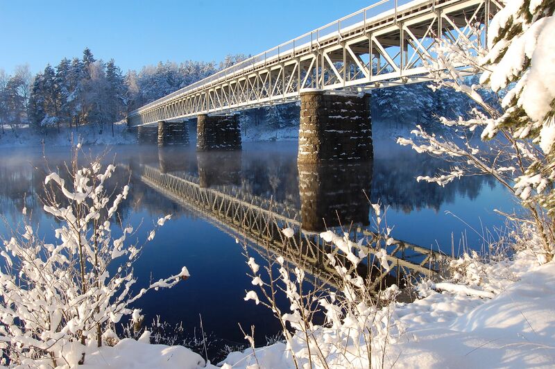 Fil:Jernbanebrua Hornnes 271209.JPG