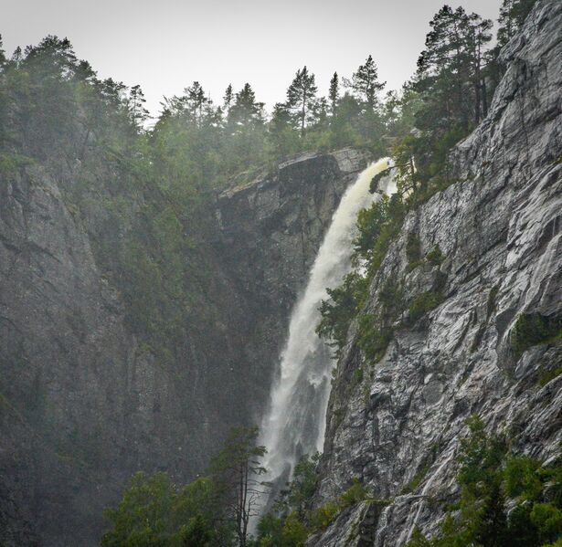 Fil:Rysefossen Bygland 030915-3.jpg