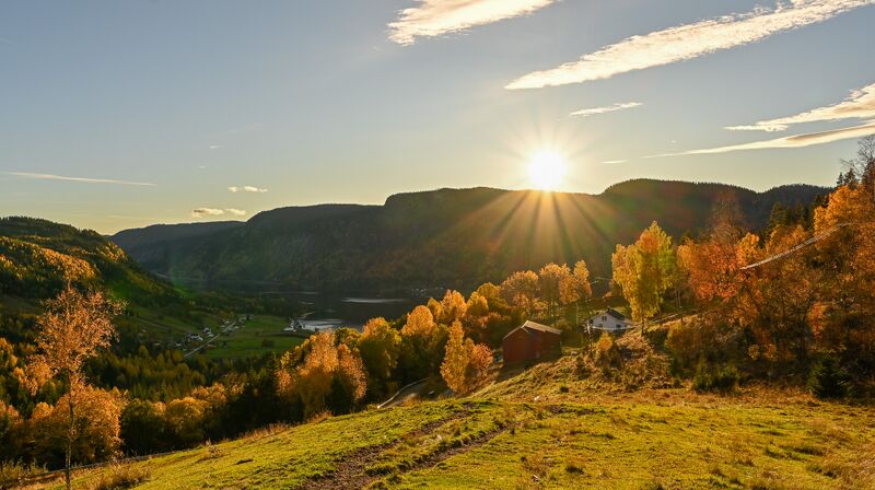 Fil:Gakkestad nedre Åraksbø 131025.jpg