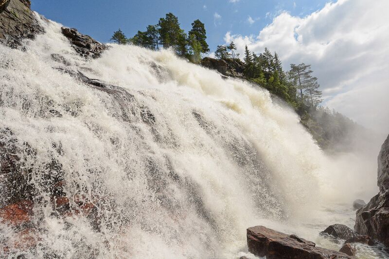 Fil:Rjukanfossen Tovdal 100714 (8)-3.jpg