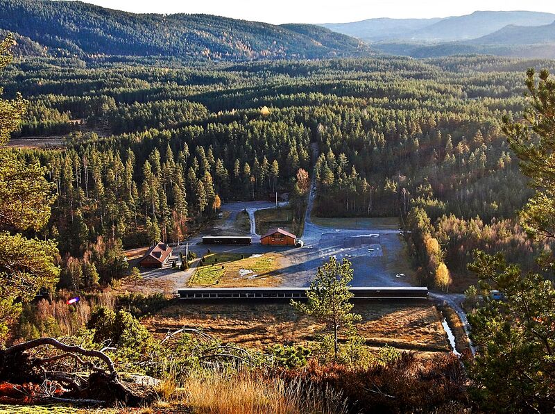 Fil:Steinsfjell Evjemoen hovedarena 261009.JPG