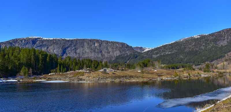 Fil:Skinøyne Valle 300322 (2).jpg